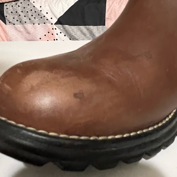 UGG Brooks Boots - Picture 9 of 10